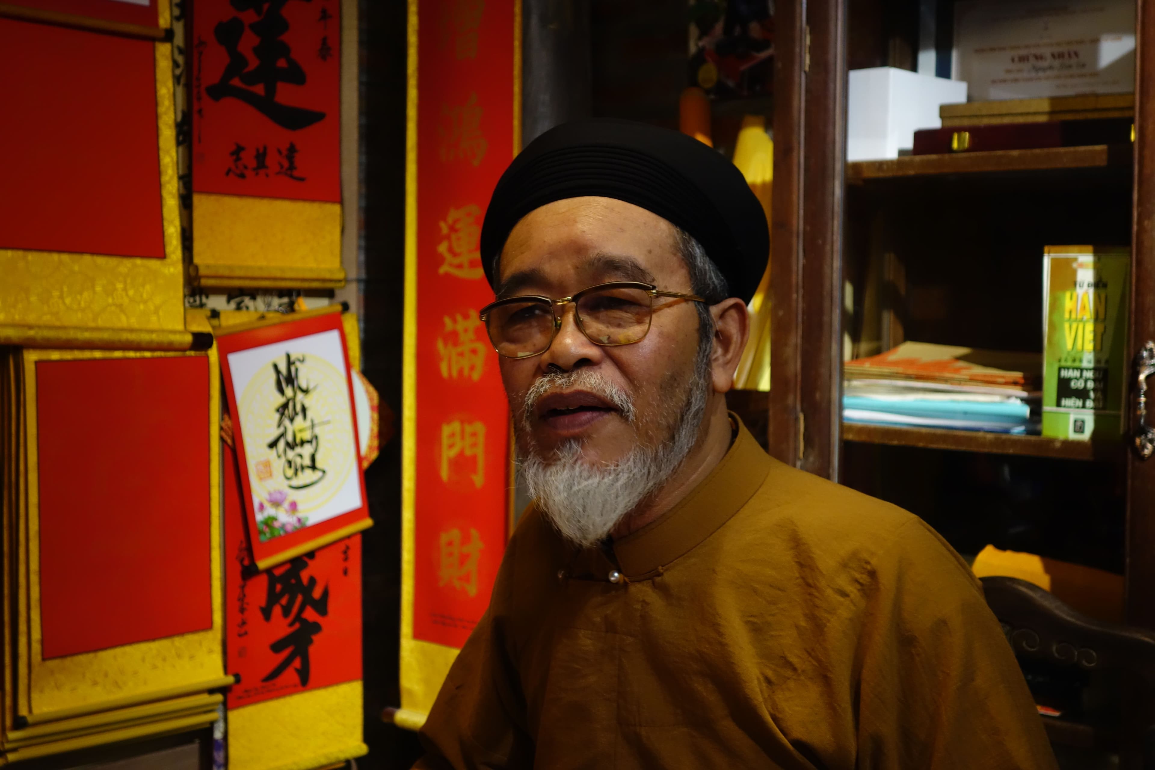 09:45 — Tho Ky Van Ancient House